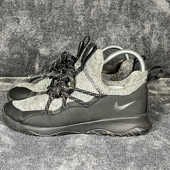 Nike Women’s City Loop size 6.5 - Picture 1 of 7